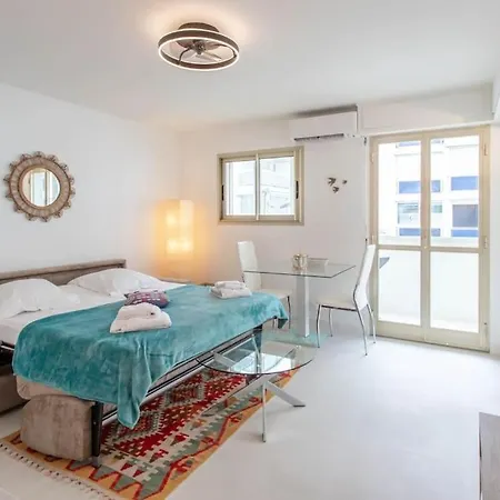 Apartment Lumineux Avec Apercu Pointe Croisette